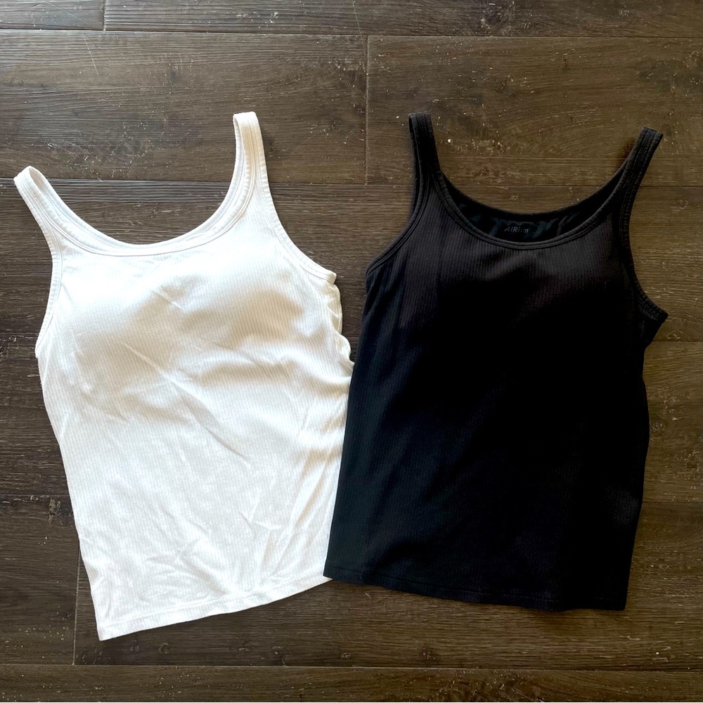 Uniqlo Built-in Bra AIRism Tank tops Black & White Size S Small